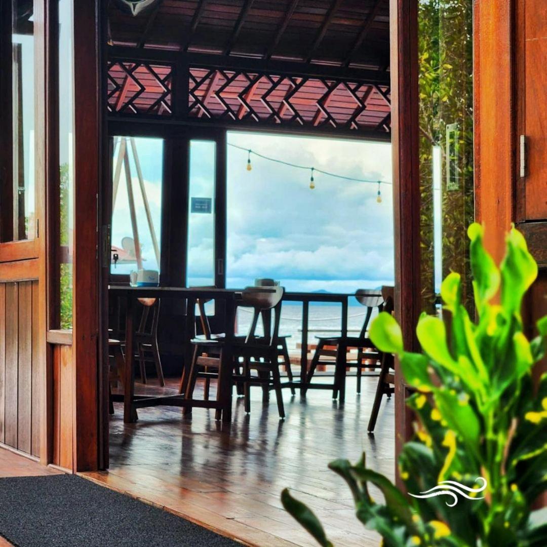 Coriana Dive Resort Waisai Bagian luar foto